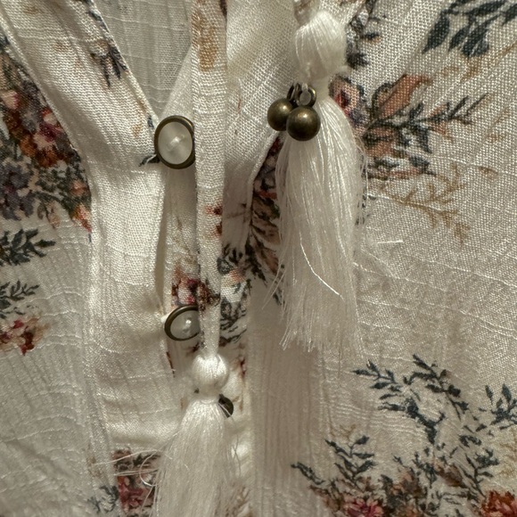 BOHO AMERICAN RAG CIE FLORAL BLOUSE - Picture 3 of 9